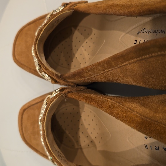 ALEX MARIE 4 FEATURE Technology Brown Suede Leather Heel loafer Chain New 9 1/2 - Picture 9 of 10